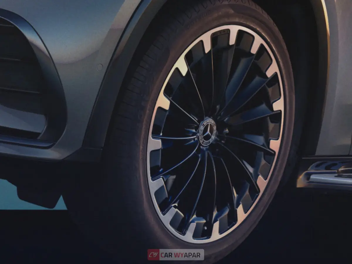 Mercedes-Benz Maybach EQS SUV Top Feature